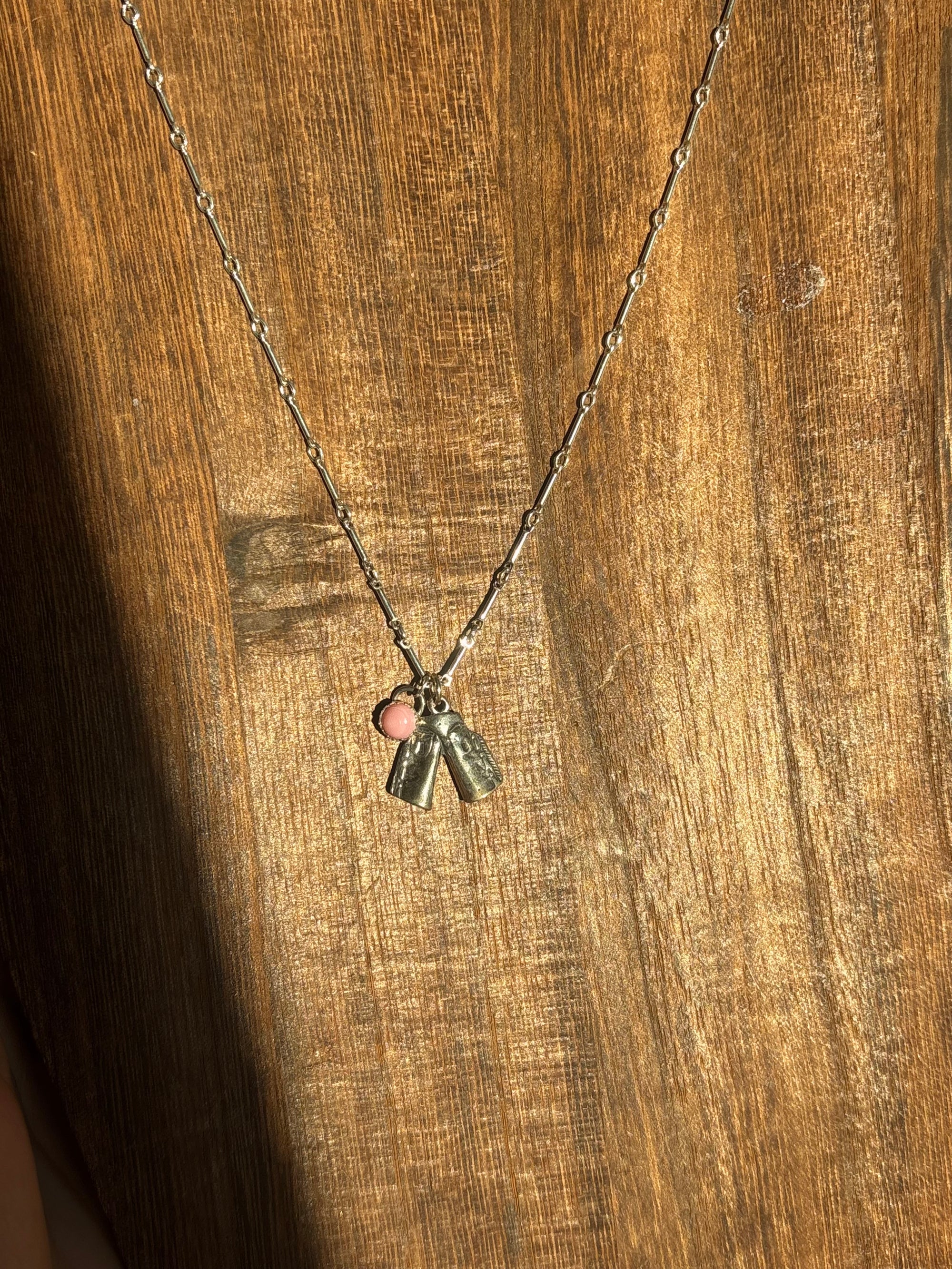 16 inch Pink Conch Chap Necklace